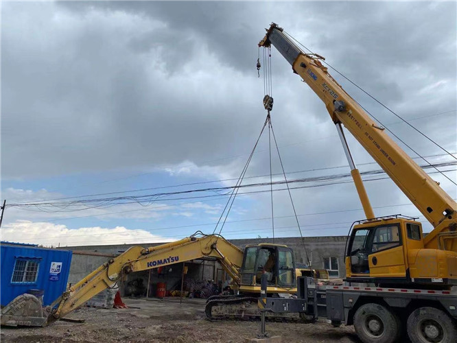 秦淮区25吨吊车的工作半径是多少？