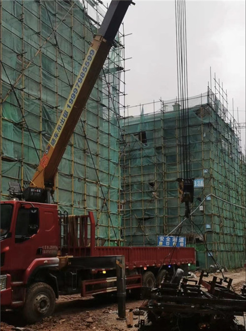 秦淮区“慢工细活”—— 吊车的 “微动控制” 技术