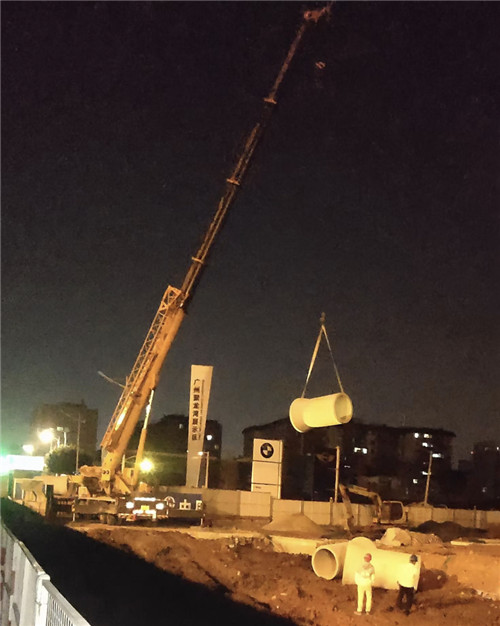 秦淮区“弯臂矫正”—— 吊车的 “形变补偿” 技术