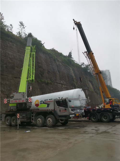秦淮区“不怕风雨冻”—— 吊车的 “恶劣环境适应” 技术